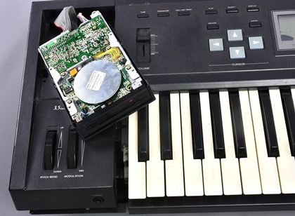 Casio-FZ-1 damaged, for spares